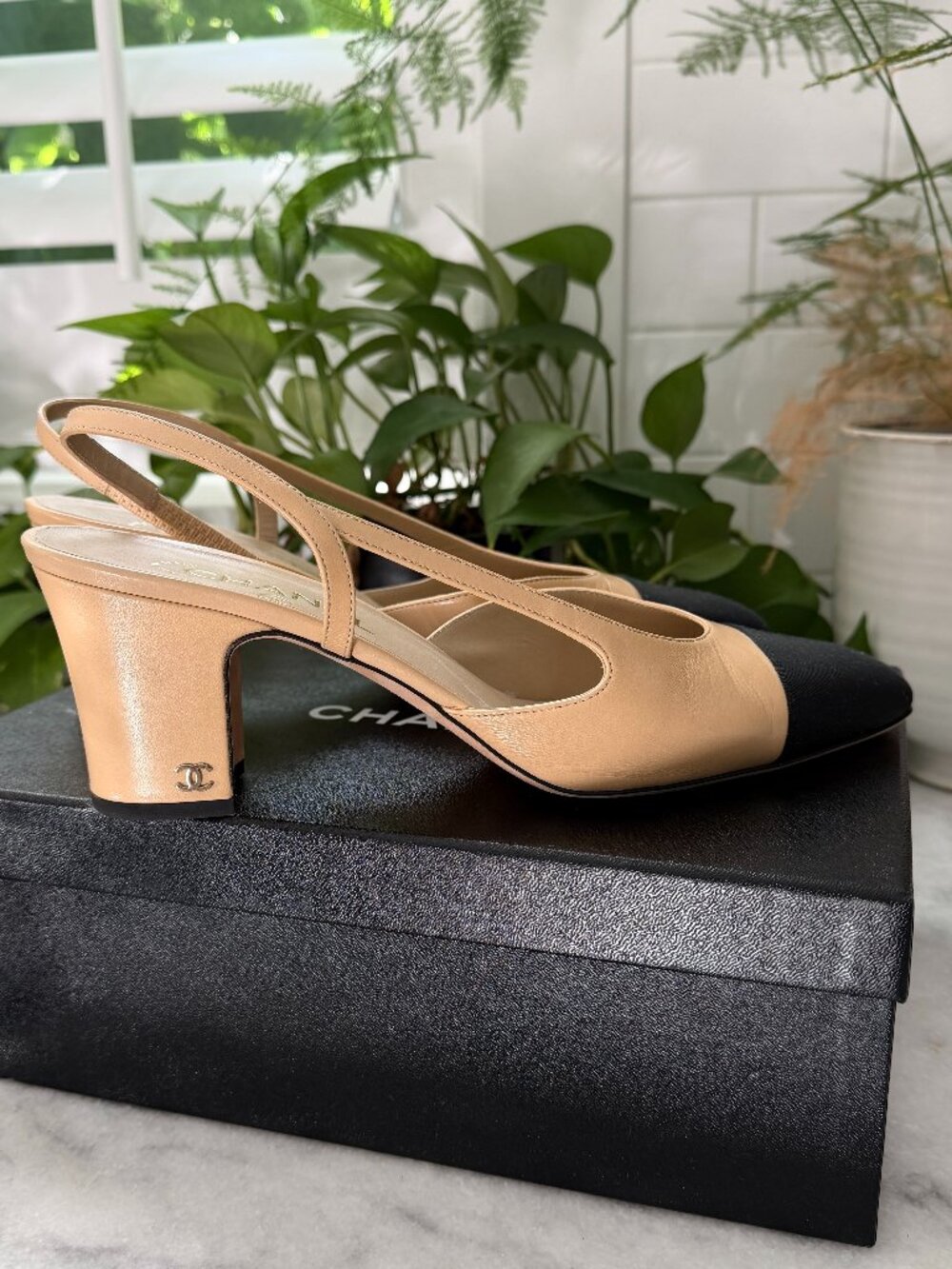CHANEL Classic Beige Black Cap Toe Slingback Heels Pumps 42 EU Goatskin G31318